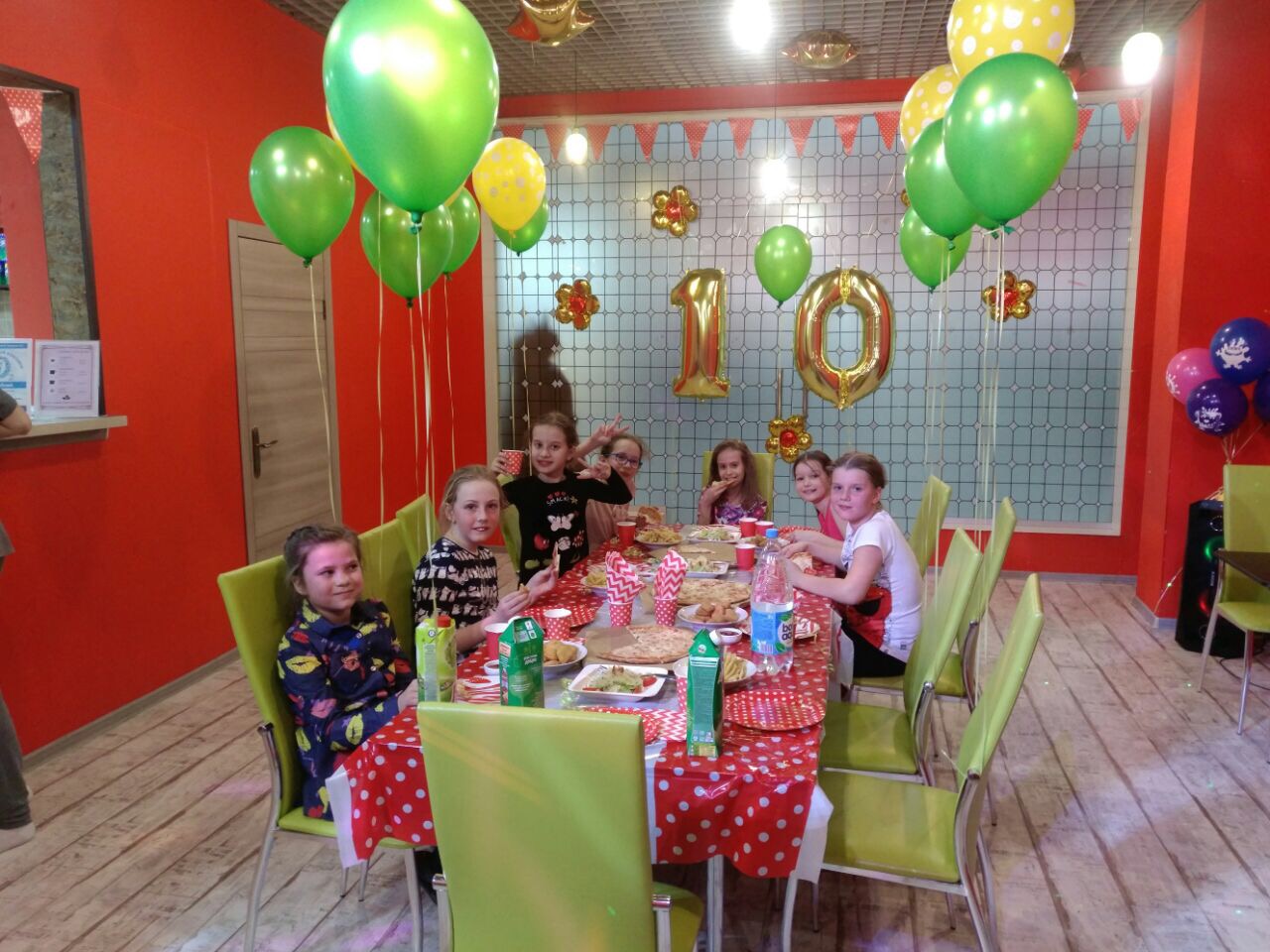 День рождение в нижнем новгороде взрослому. Детский день рождения. Детские кафе для дня рождения. Кафе для празднования дня рождения ребенка. Место для дня рождения ребенка.